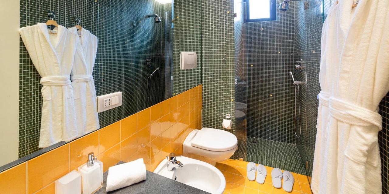 Suite Augustus - Free Parking Генуа Екстериор снимка